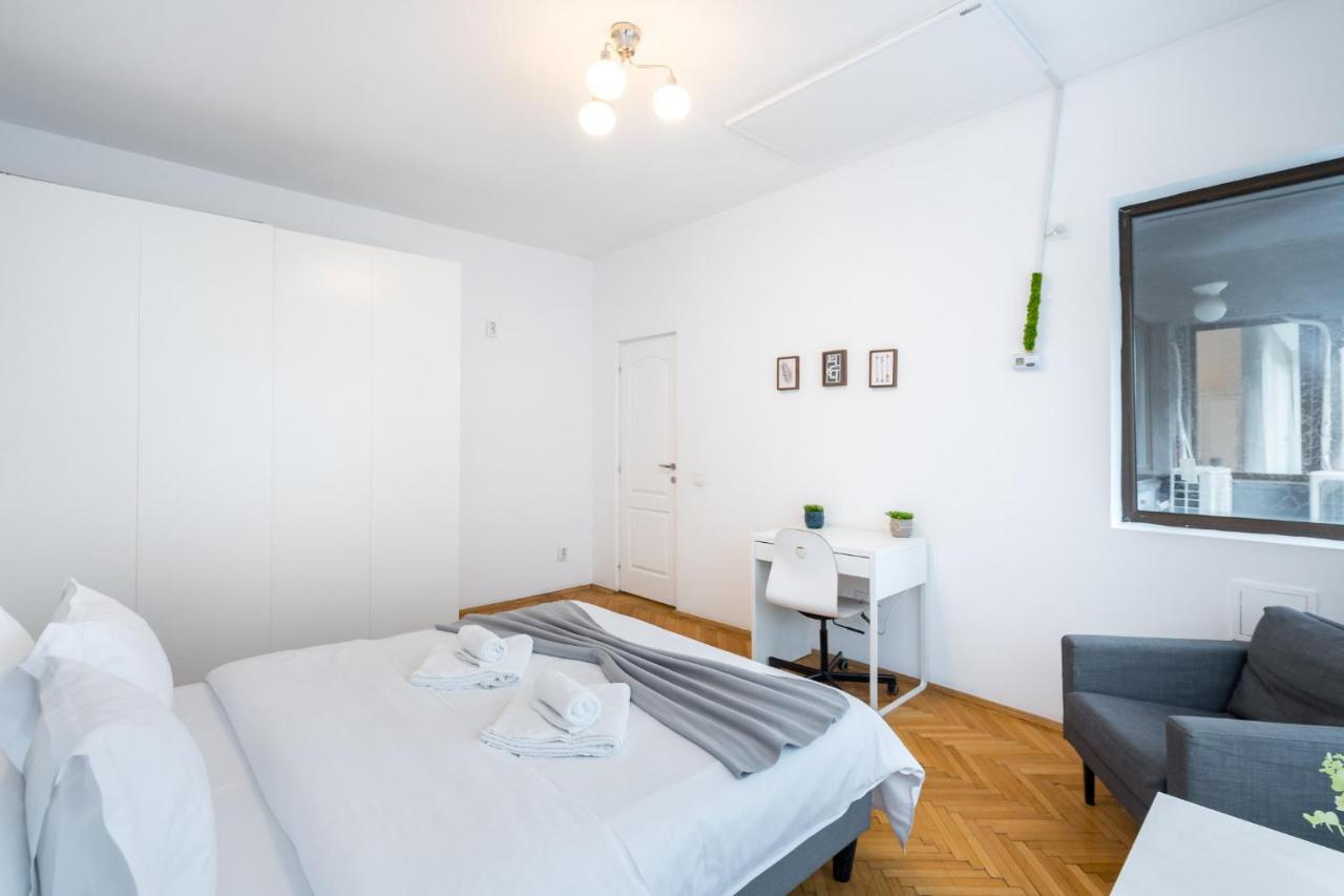בוקרשט Aonia 2Bdr Apartment - P-Ta Romana View מראה חיצוני תמונה