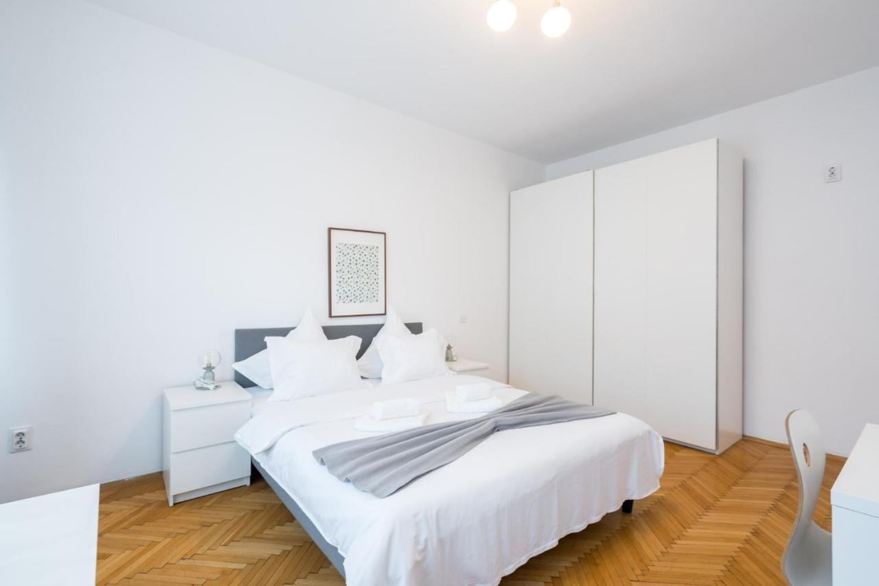 בוקרשט Aonia 2Bdr Apartment - P-Ta Romana View מראה חיצוני תמונה