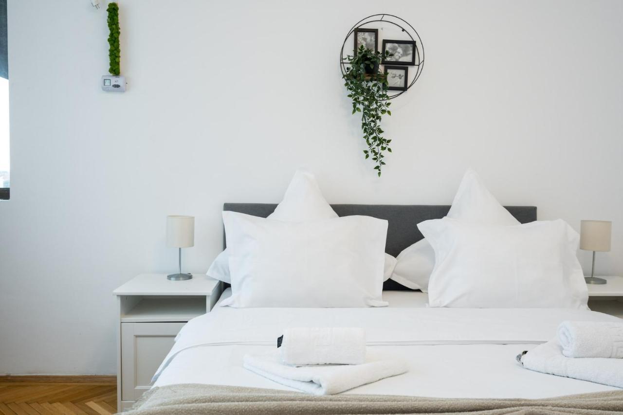 בוקרשט Aonia 2Bdr Apartment - P-Ta Romana View מראה חיצוני תמונה